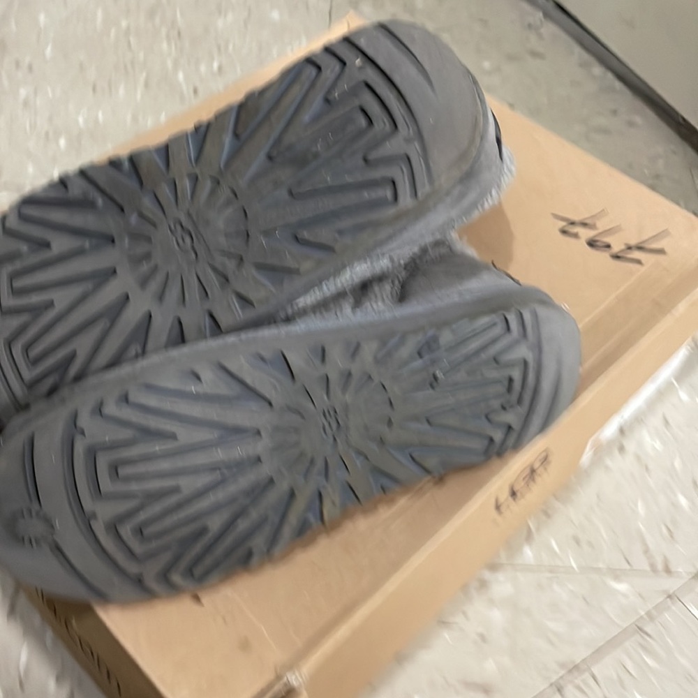 Gray Ugg - image 3